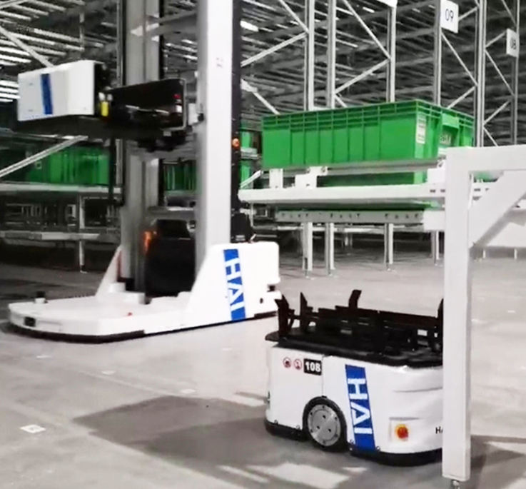 多層料箱機(jī)器人+潛伏頂升式AGV 大小車(chē)同場(chǎng)作業(yè)，解鎖貨到人一站式智能揀選新模式